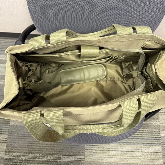 BEIS East to West Tote in Olive - Picture 5 of 5